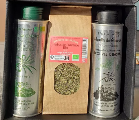Packs cadeaux Offrez un véritable concentré de Provence avec nos packs cadeaux gourmands et bien-être.
