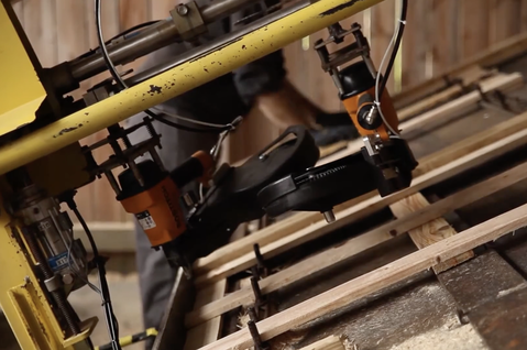 Chez Bouguereau, nous innovons constamment pour améliorer notre production d'emballages en bois.