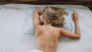 Canicule : est-ce qu'il faut dormir nu ?