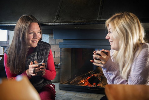 Nos Boissons Gourmandes “ Du Chocolat viennois au Capuccino au Génépi, petits et grands trouvent leur bonheur ☕ “ Consultez nos Boissons gourmandes