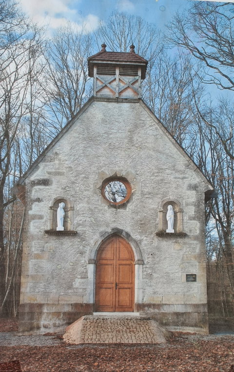 Cette chapelle située à MARLIOZ (74270) héberge ces deux saints réalisés en anstrude (pierre de Bourgogne)