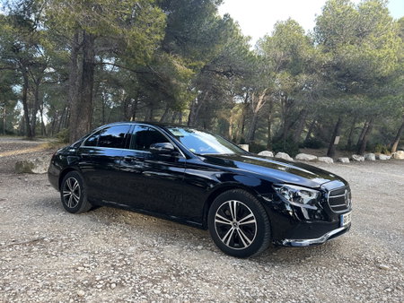 Promenade de Deux Jours en Provence avec Chauffeur en Classe E Depuis Saint-Étienne