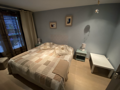 Gîtes de charme Une habitation principale et deux gîtes indépendants, "Le Plein Ciel" et "La Pitchounette", offrant confort et intimité.