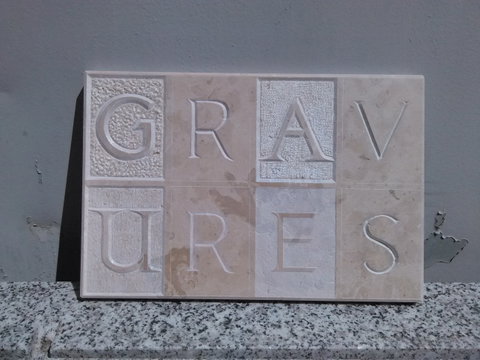 Gravure sur pierre