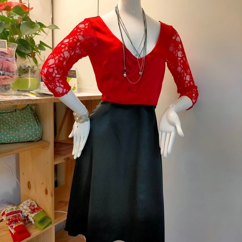 Pièce unique & sur mesure Chaque création reflète votre style, votre morphologie et votre personnalité.
