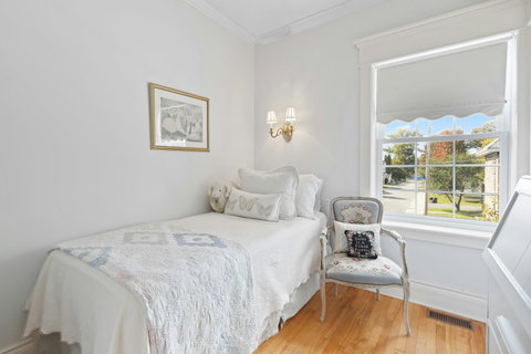 KIT SIMPLE Pour un couchage individuel À partir de 8 € HT Composition • 1 drap-housse simple • 1 housse de couette simple • 1 taie d'oreiller • 1