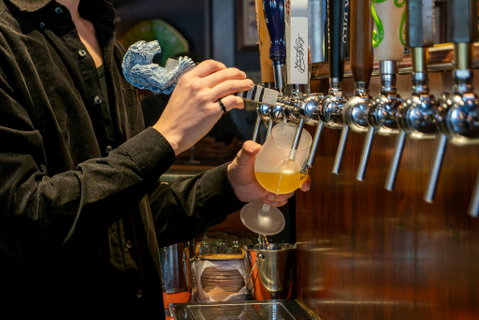 BAR Venez boire un coup à n’importe quel moment de la journée.