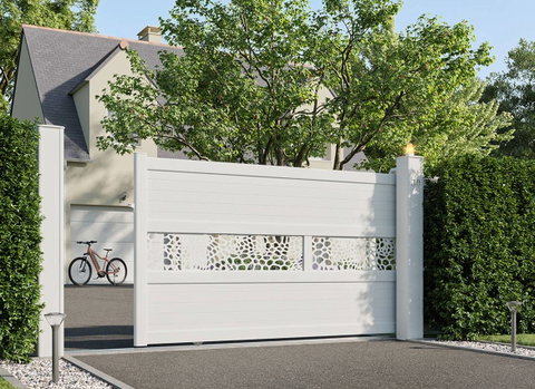 Vente et pose de portail coulissant électrique en aluminium haut de gamme à Gap dans les Hautes-Alpes À Gap, dans les Hautes-Alpes, ADP Fermetures se