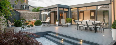 Conception d'une véranda haut de gamme à Sisteron À Sisteron, découvrez l'excellence en matière de vérandas sur mesure avec ADP Fermetures.