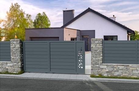 Conception de portail en aluminium haut de gamme à Oraison La sécurité et l'intimité de votre domicile débutent souvent avec le choix du portail.