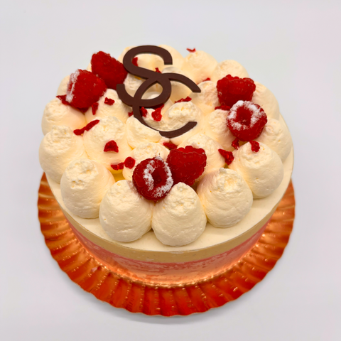𝗟𝗘 𝗙𝗥𝗔𝗠𝗕𝗢𝗜𝗦𝗜𝗘𝗥 Framboises fraîches, crème diplomate à la vanille de Madagascar biologique et biscuit dacquois.