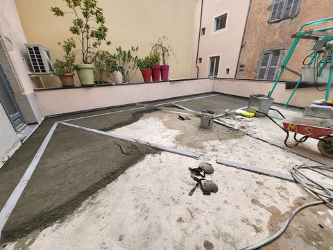 Batitek à Saint-Étienne, expert en rénovation énergétique, optimise vos consommations d'énergie.