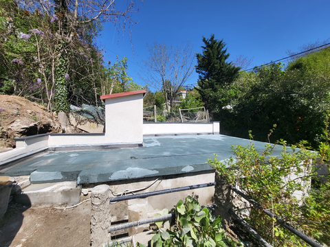 Après les travaux, Il reste à installer les garde-corps et à poser un revêtement en lame composite.