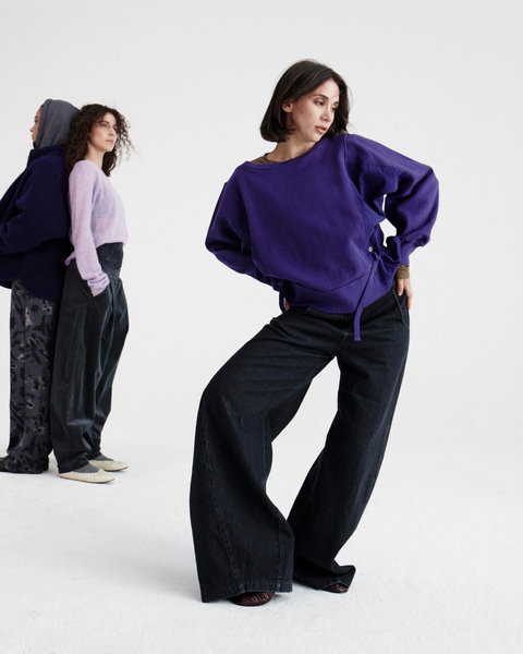 Deha est une marque de provenance italienne de prêt-à-porter féminin qui propose des vêtements intemporels de haute qualité.