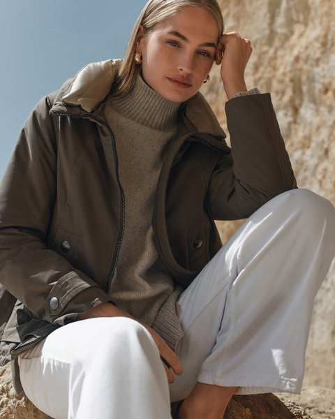 Depuis plus de 40 ans, la marque belge Creenstone (anciennement Beaumont) incarne le raffinement et la modernité à travers une mode classique et