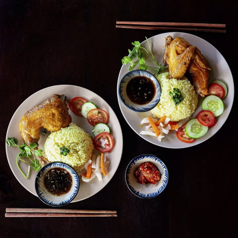 Com ga, Un plat simple mais extrêmement populaire au Vietnam. Du poulet grillé avec son riz blanc.