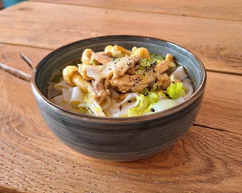 Du _ au _ Pho Ga, Découvrez le plat Je veux réserver Disponibilités restantes: Lundi, Mardi, Jeudi, Vendredi (sous réserve d’un minimum de 2