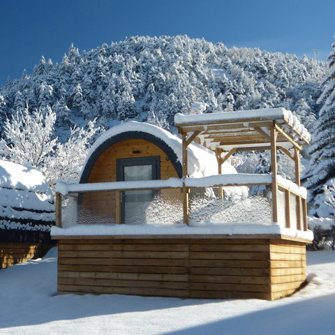 ```html Seasonal Rental: How to Stand Out? Read the article ```