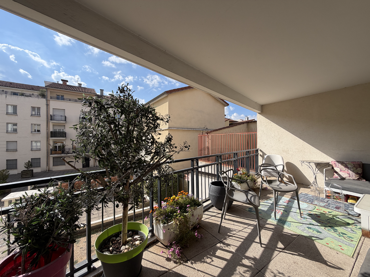 Appartement à vendre - place Chavanelle (Saint-Etienne) - 190 000€ FAI