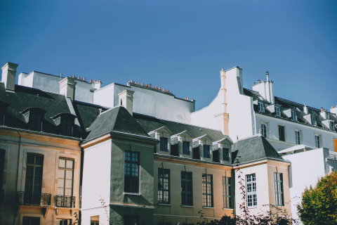 URBANISME Règles nationales et locales, permis de construire, déclaration de travaux, servitudes, règles de mitoyenneté et de voisinage.… Plus