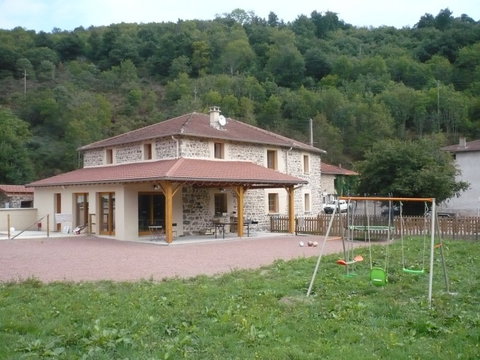 Auberge de l’Aigle d’Or - Gîte de l’Aigle d’Or - Gîte du nid de l’Aigle - Bourg de Cherier, Les Moulins Auberge + Gîte de groupe de 24 places aménagé