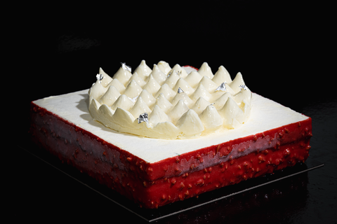 Entremets Nos entremets sont des chefs-d'œuvre de la pâtisserie, alliant le meilleur des textures et des saveurs.