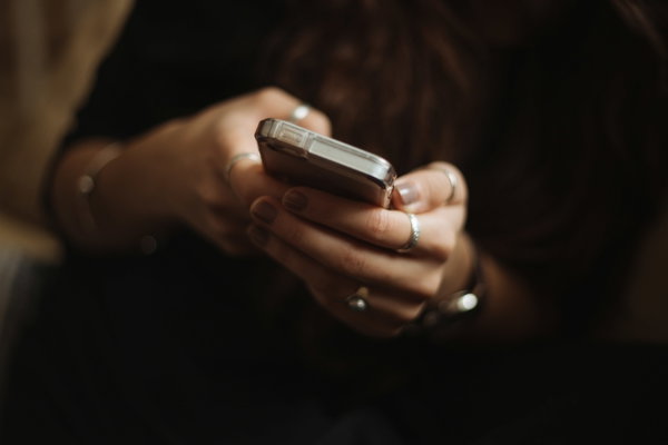 Par Téléphone et WhatsApp