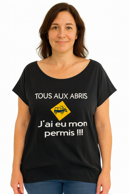 T-shirt femme “Tous aux abris, j’ai eu mon permis” 
