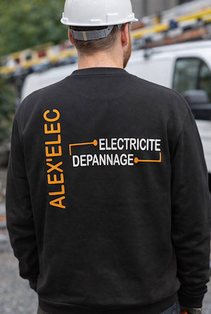 pull molletonné noir de dos