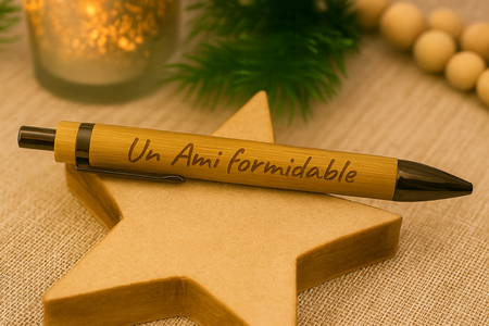 🖊️ Stylo en bambou gravé « Un ami formidable »