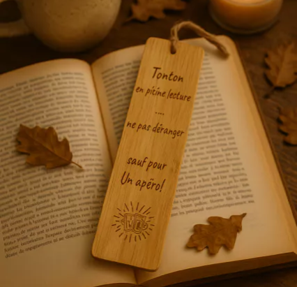 📖 Marque-page en bois « Tonton : en pleine lecture, ne pas déranger… sauf pour l’apéro »