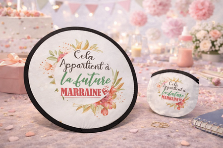 🌸 Éventail pliant – « Cela appartient à la future marraine »